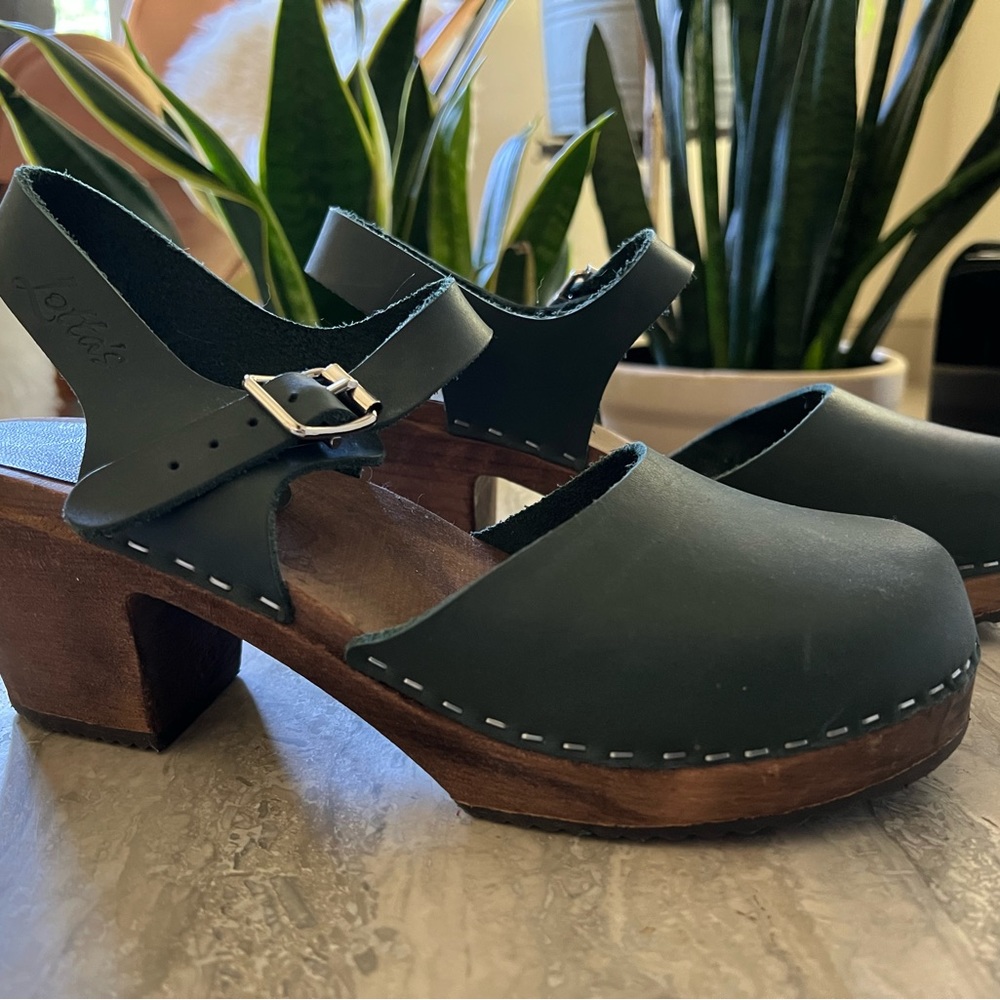 Lotta from Stockholm Highwood dark wood brown base EUR 40, UK 7, USA 9